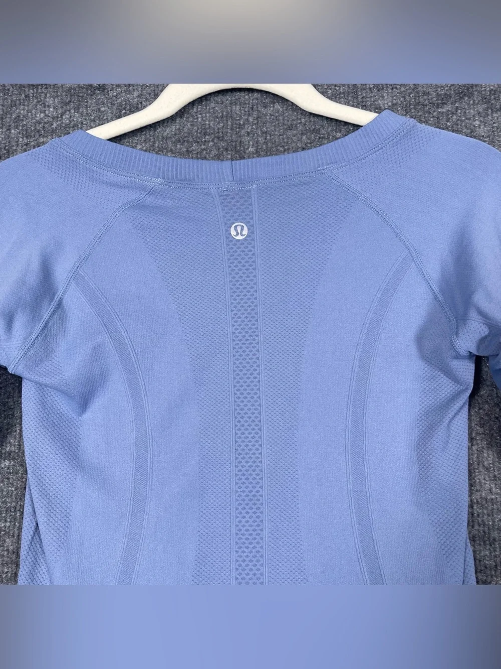 Lululemon Swiftly Tech Long Sleeve Crew Womens Blue Fingerhole Performance Shirt